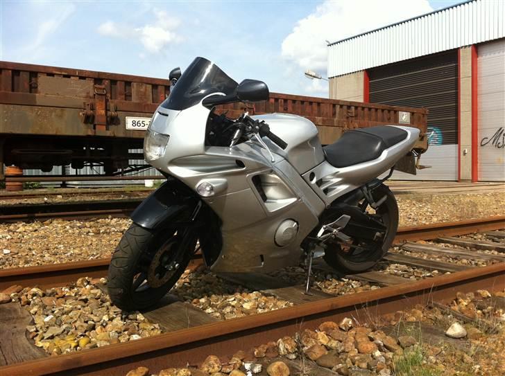 Honda >CBR 600 F2< billede 3