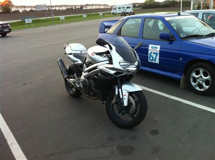 Aprilia SL1000 solgt billede 4