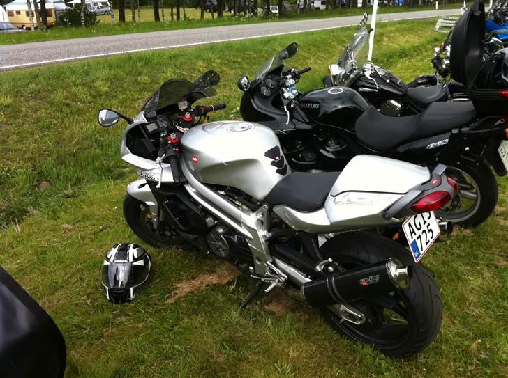 Aprilia SL1000 solgt billede 5