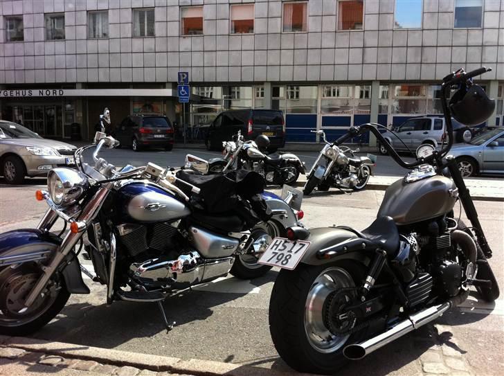 Triumph Speedmaster Bobber - På Café Ib René Cairo, Aalborg med et par af gutterne billede 11