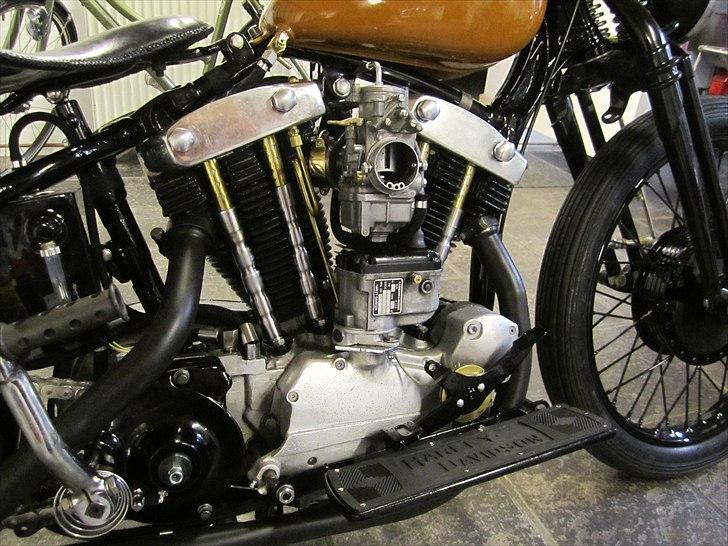 Harley Davidson Ironhead - Pocket Rocket - Efter en del justerings problemer med diværse karburatore endte jeg med at montere en dellorto karburator. Cyklen starter og kører perfekt billede 6