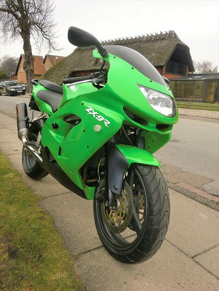 Kawasaki ZX9R - solgt billede 1