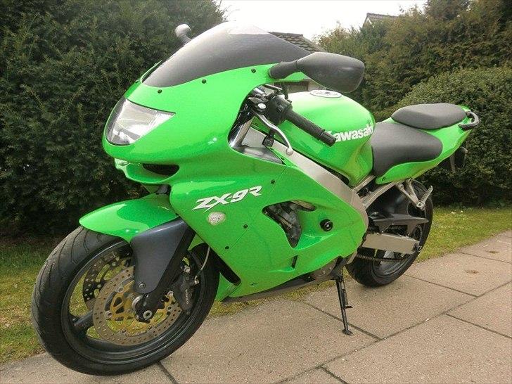 Kawasaki ZX9R - solgt billede 3