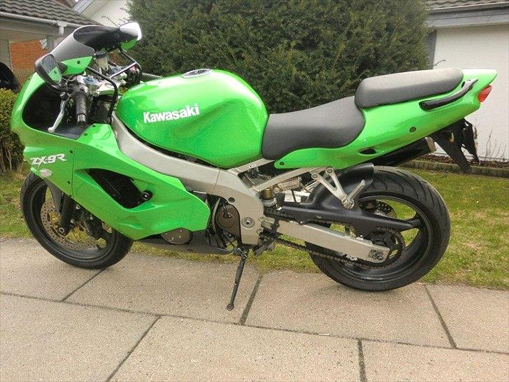 Kawasaki ZX9R - solgt billede 4