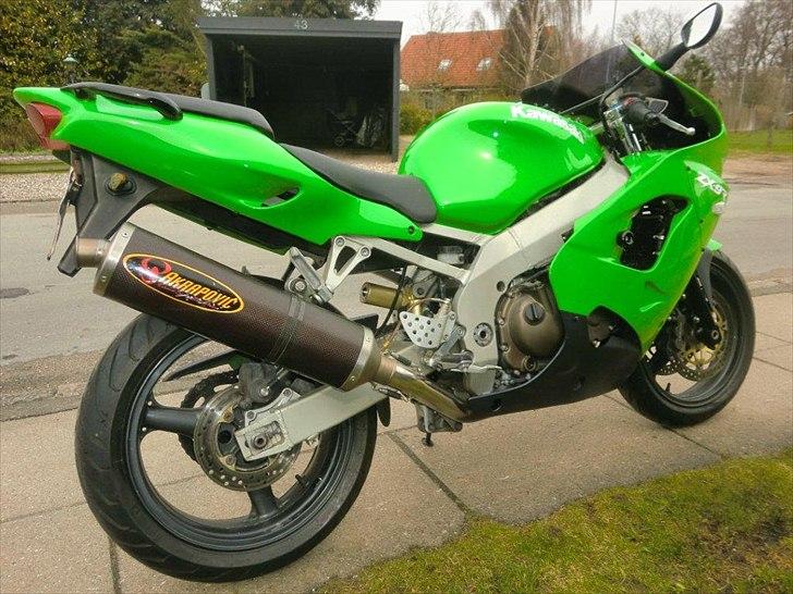 Kawasaki ZX9R - solgt billede 5