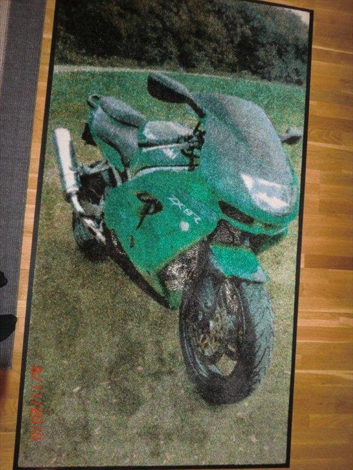Kawasaki ZX9R - solgt billede 9