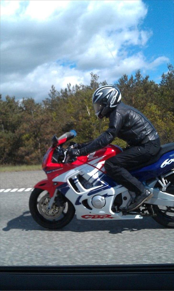 Honda CBR600 F3 <SOLGT> billede 2