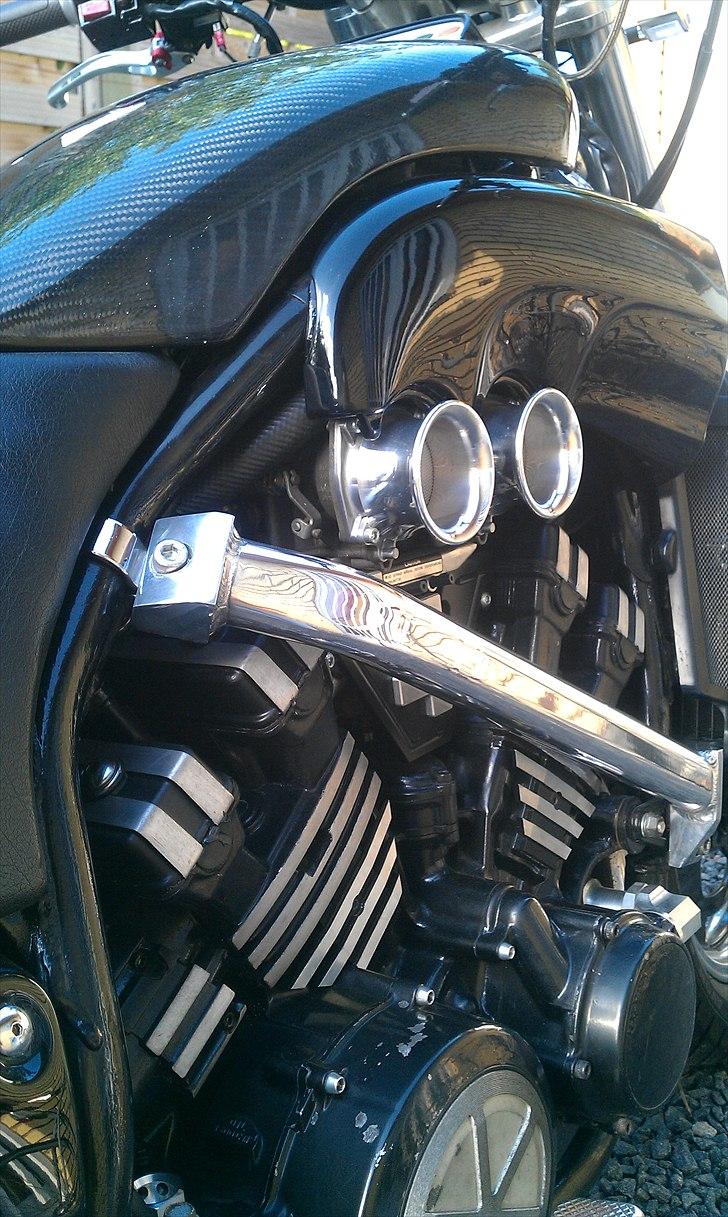 Yamaha Vmax - Polerede pynte tragte billede 3