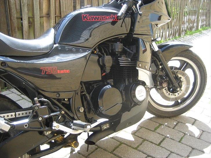 Kawasaki GPZ 750 TURBO billede 2