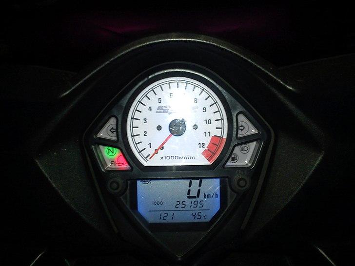 Suzuki sv650k3 billede 5