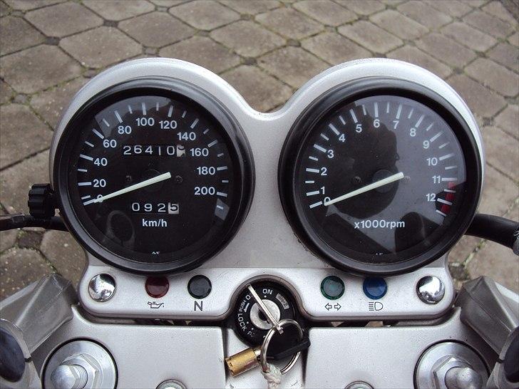 Suzuki GS 500 (Solgt) billede 6
