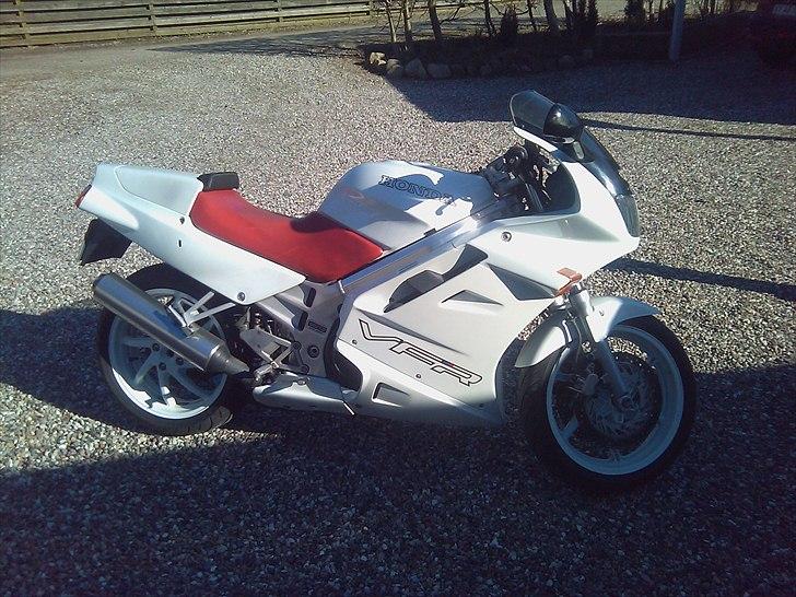 Honda VFR 750 F - efter billede 2