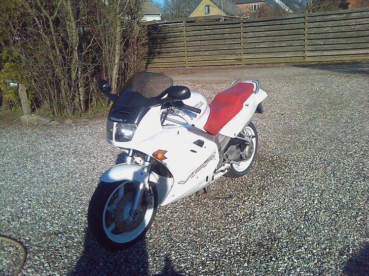 Honda VFR 750 F billede 3