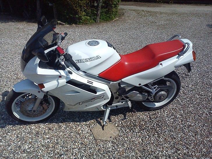 Honda VFR 750 F billede 8