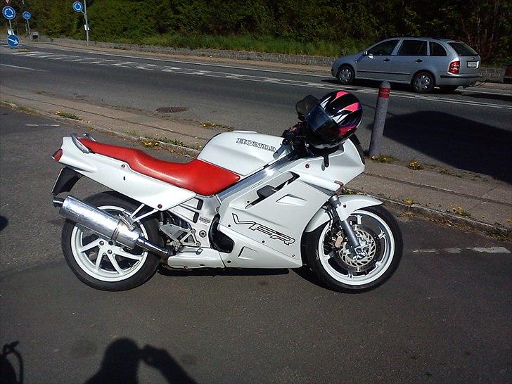 Honda VFR 750 F billede 16