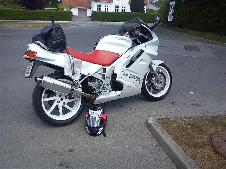 Honda VFR 750 F billede 17