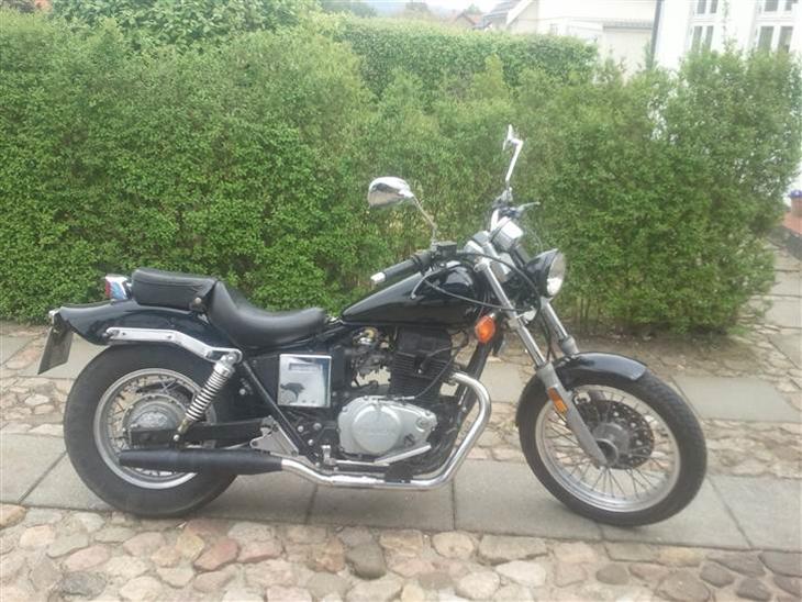 Honda CMX 450 Rebel - Her er hun så - Smuk og smårusten, men min :) billede 1