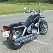 Suzuki VZ 800