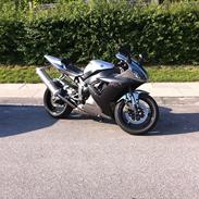 Yamaha YZF-R1