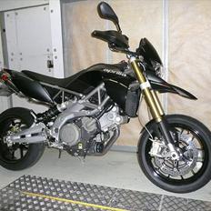 Aprilia dorsoduro 750