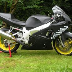 Suzuki gsxr 750 srad