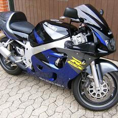 Suzuki GSX R