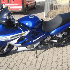 Suzuki GSX 600 F