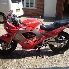 Suzuki gsx 600 f