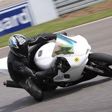 Yamaha R6 - Baneracer