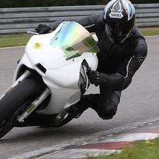 Yamaha R6 - Baneracer