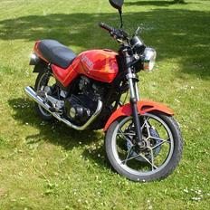 Suzuki GSX 400E solgt