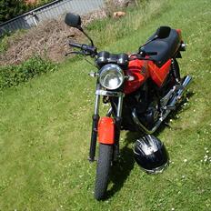 Suzuki GSX 400E solgt