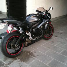 Suzuki GSXR 750 k7