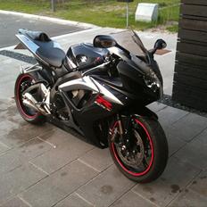 Suzuki GSXR 750 k7