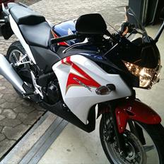 Honda CBR 250 RA (SOLGT!)