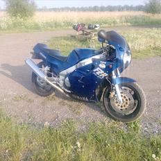 Yamaha FZR 1000 Genesis