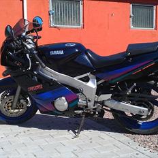Yamaha Fzr 600 R
