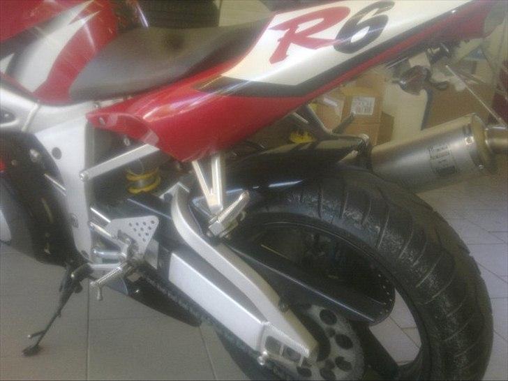 Yamaha R6 billede 12