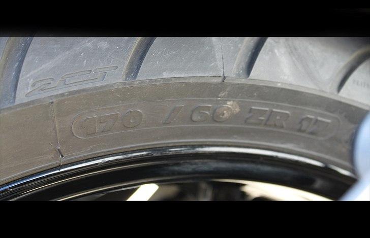 Honda CBR F3 - PC31 -DØD- - 170/60 .... standart er 160/60
Mest fordi de ikke havde 160 på lager.. billede 13