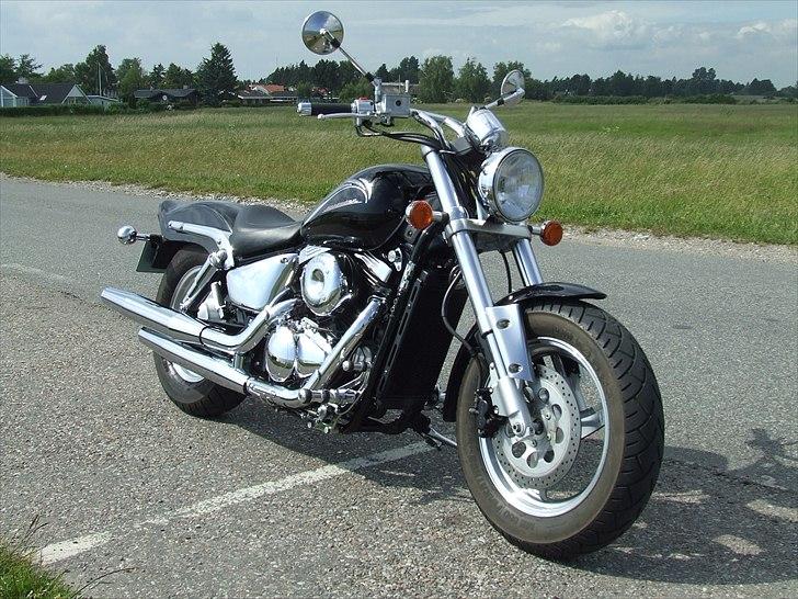 Suzuki VZ 800 billede 1