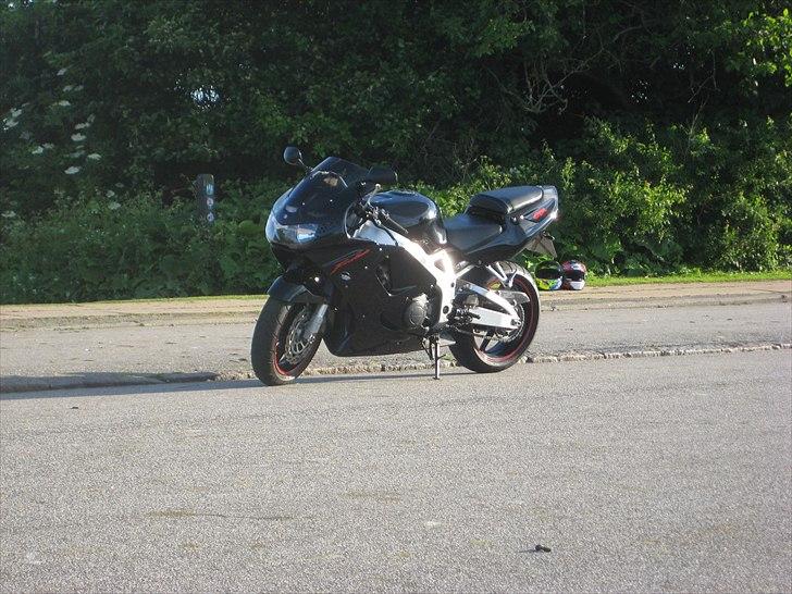 Honda CBR 900 rr billede 2