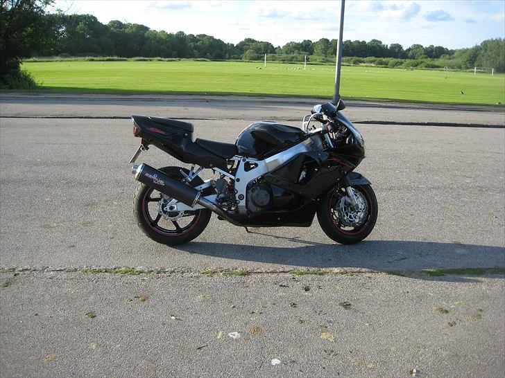 Honda CBR 900 rr billede 8