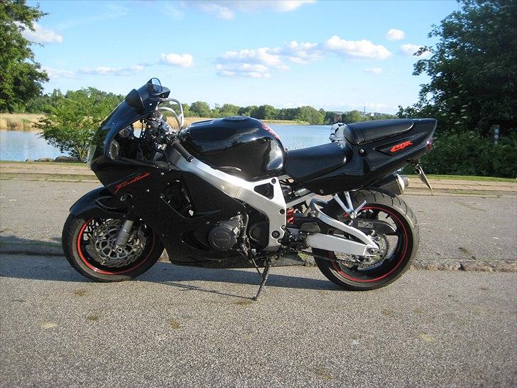 Honda CBR 900 rr billede 9