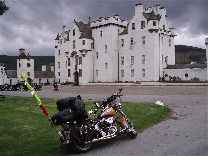 Harley Davidson Duo Glide - Blair Castle ved foden af Grampian Mountains Skotland 2011 billede 14