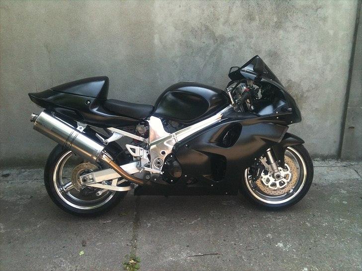 Suzuki Tl 1000R SILKE MATSORT billede 1