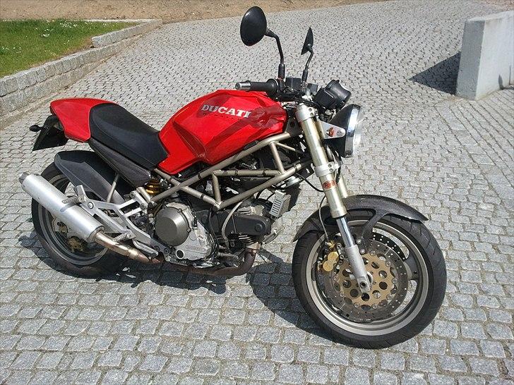 Ducati Monster M900 billede 1