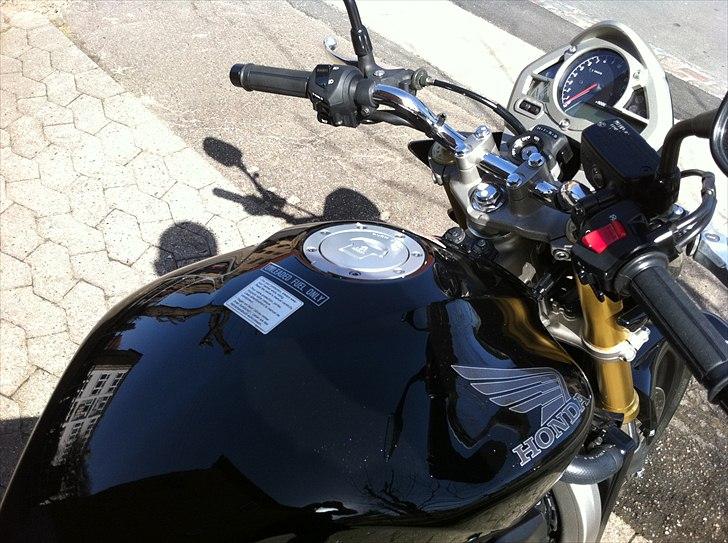 Honda CB600 Hornet - Chrome styr? WTF! Hvem havde drukket af natpotten da de fandt delene frem til fremstilling?? billede 3