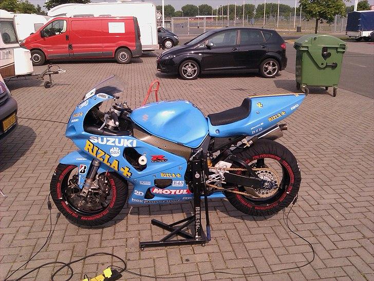 Suzuki GSX-R 750 RIZLA billede 2