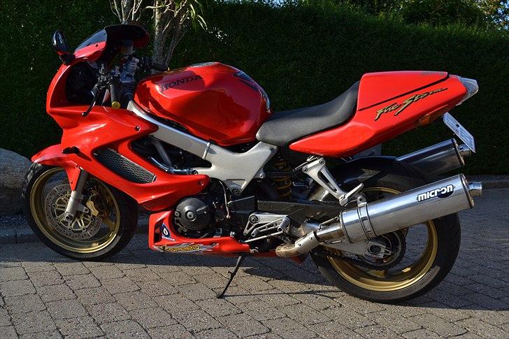 Honda VTR 1000 Firestorm "SOLGT" billede 7