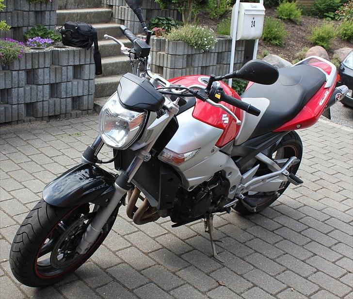 Suzuki GSR 600 billede 3